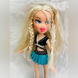 Bratz  cheerleader Cloe